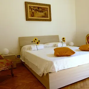  Appartement Un Giardino A Due Passi Dal Mare Italie